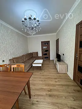 Satılır 2 otaqlı köhnə tikili 65 m²