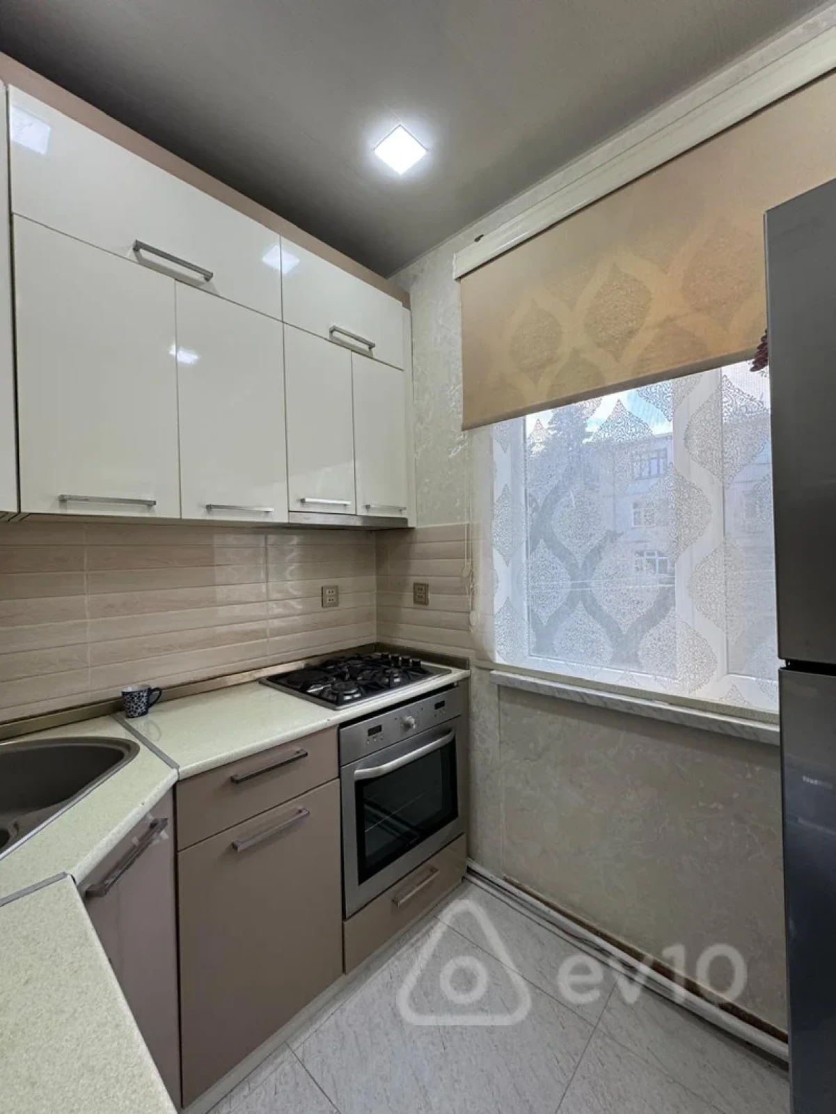 Satılır 2 otaqlı köhnə tikili 65 m²