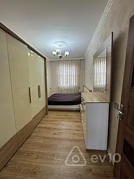 Satılır 2 otaqlı köhnə tikili 65 m²