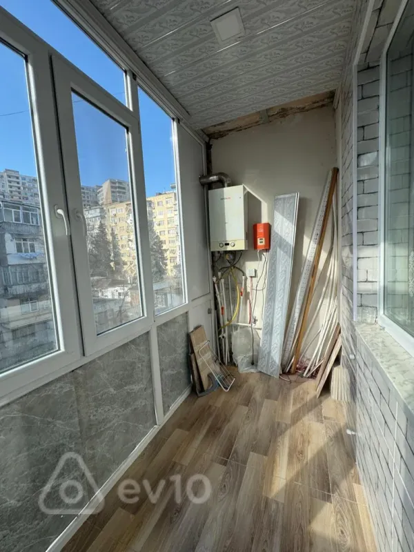 Satılır 2 otaqlı köhnə tikili 65 m²
