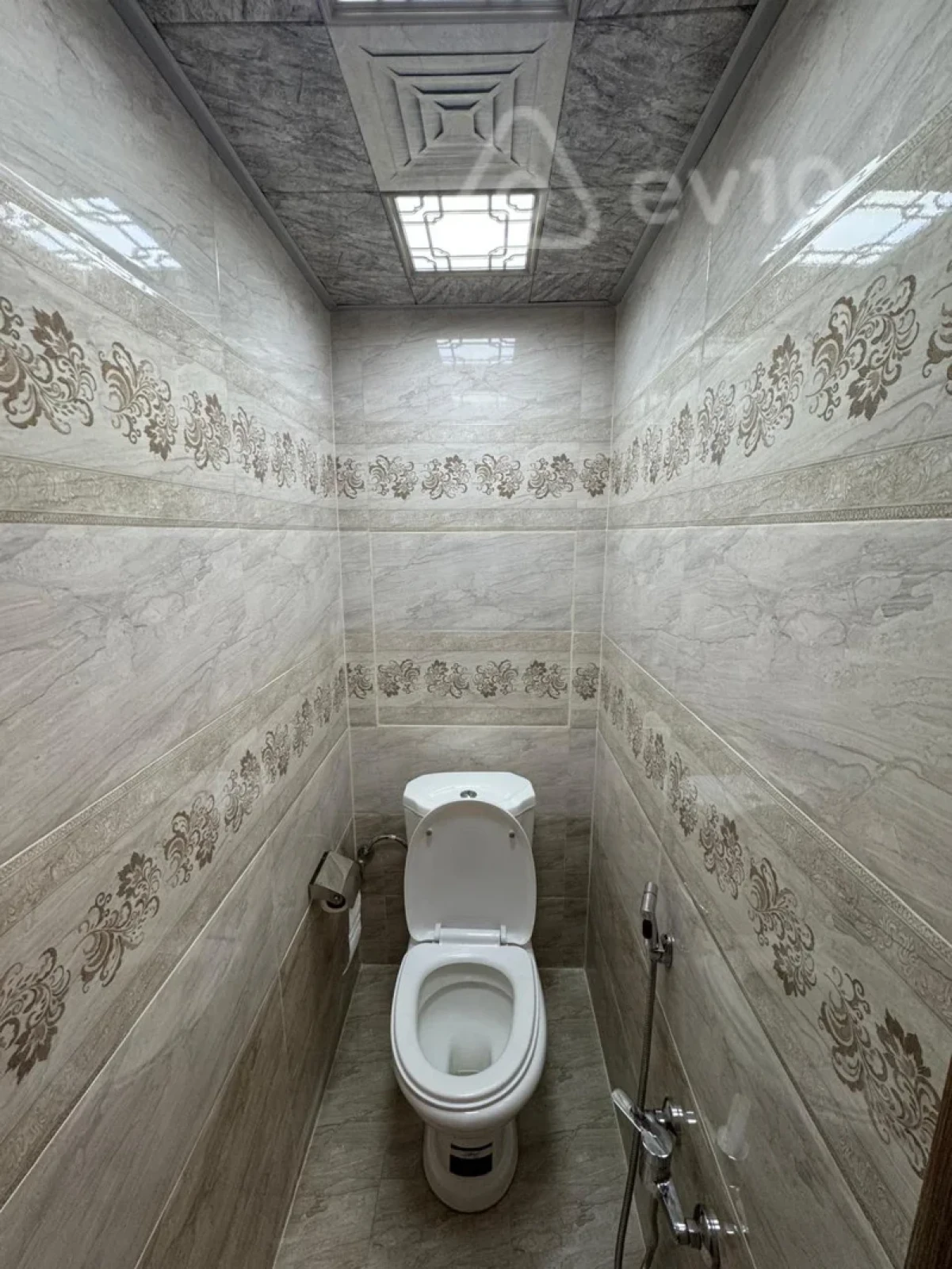 Satılır 2 otaqlı köhnə tikili 65 m²