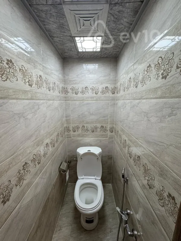 Satılır 2 otaqlı köhnə tikili 65 m²