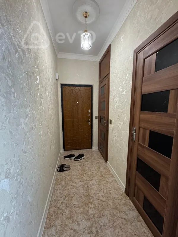 Satılır 2 otaqlı köhnə tikili 65 m²