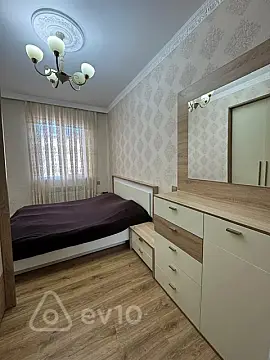 Satılır 2 otaqlı köhnə tikili 65 m²