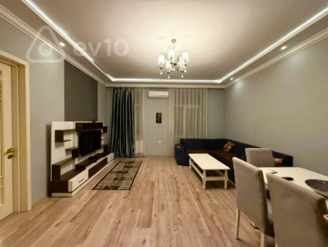 Satılır 3 otaqlı köhnə tikili 80 m²