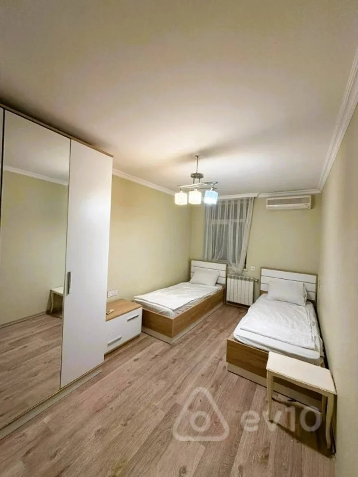 Satılır 3 otaqlı köhnə tikili 80 m²