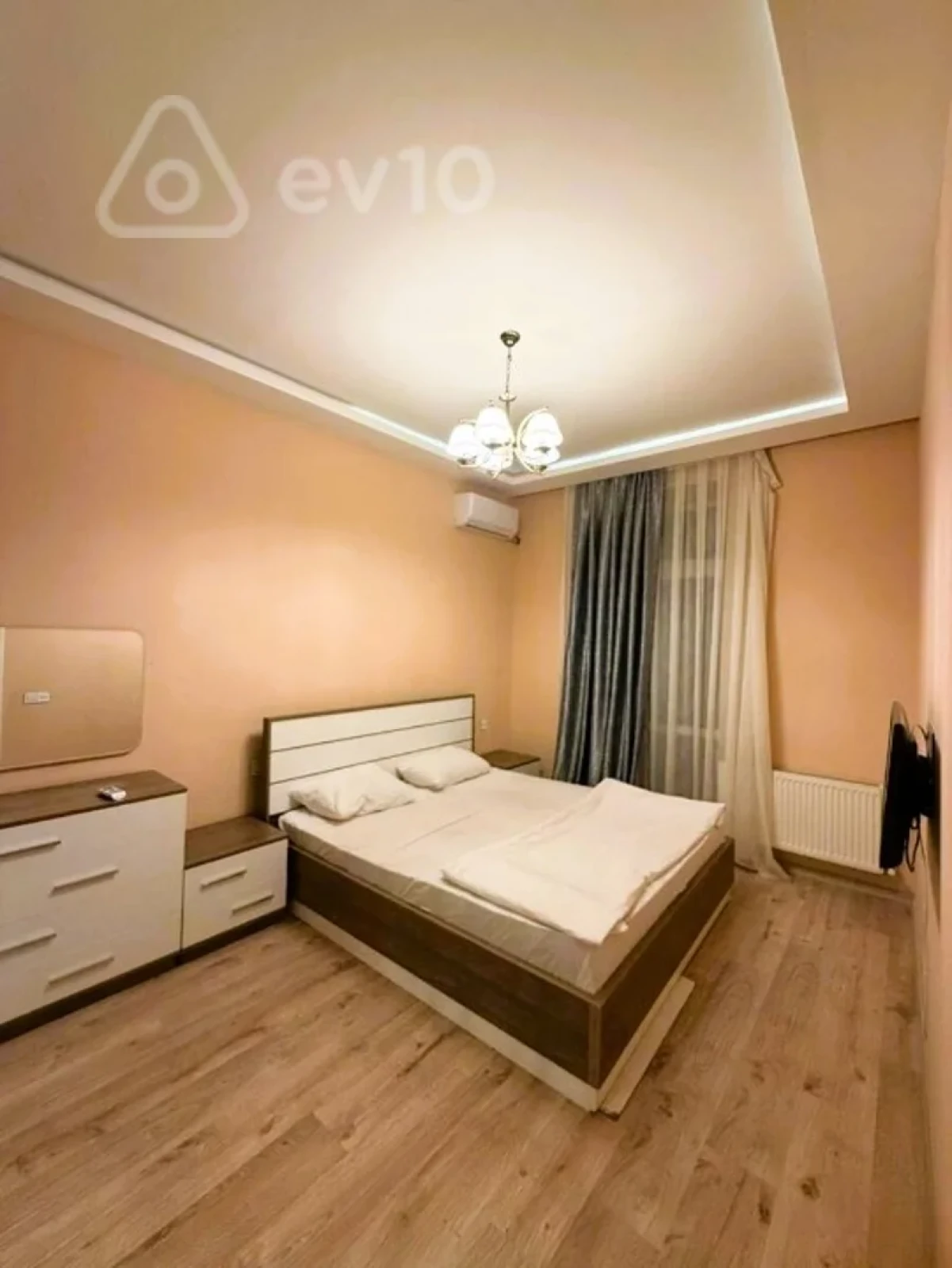 Satılır 3 otaqlı köhnə tikili 80 m²
