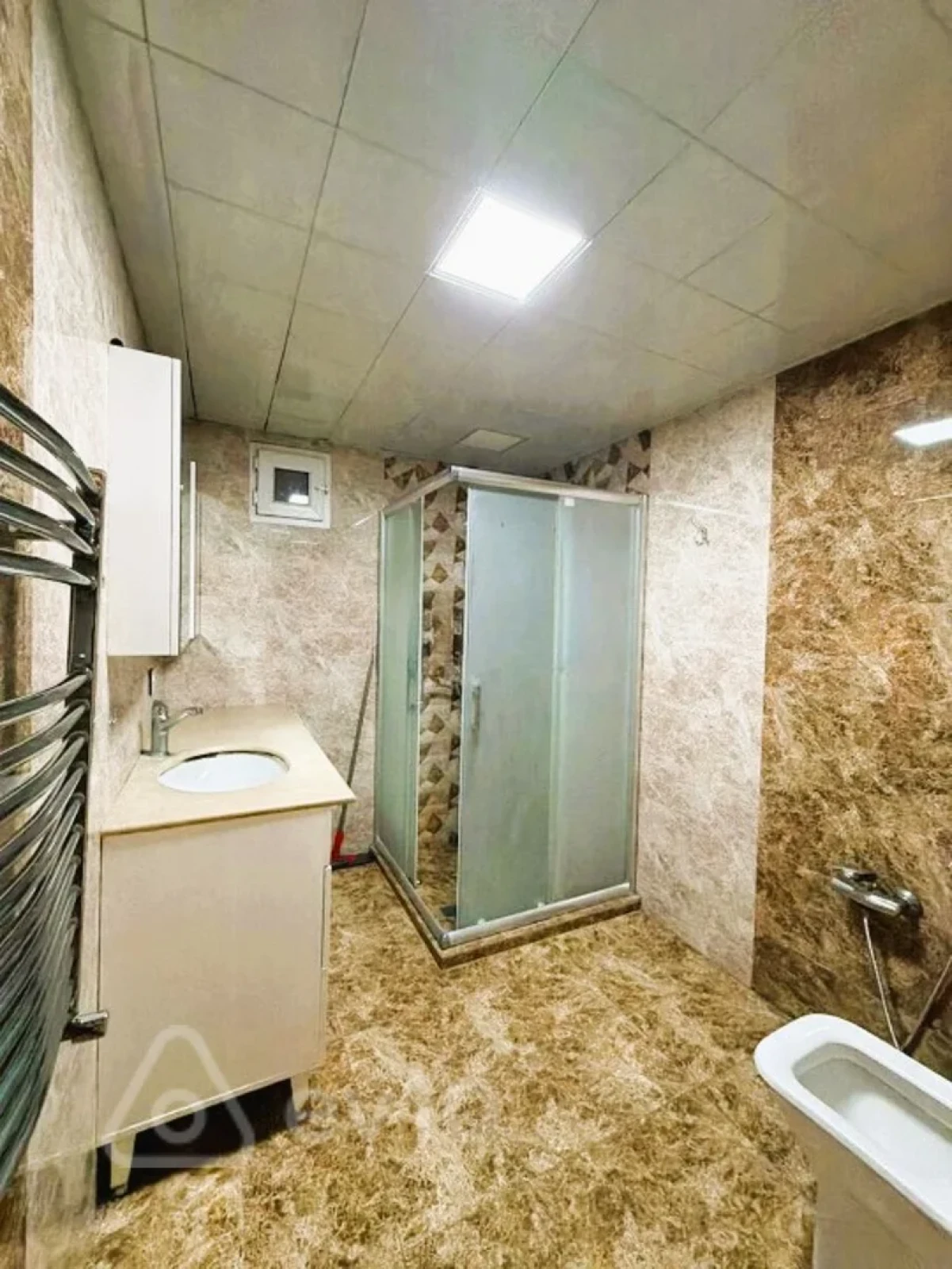 Satılır 3 otaqlı köhnə tikili 80 m²