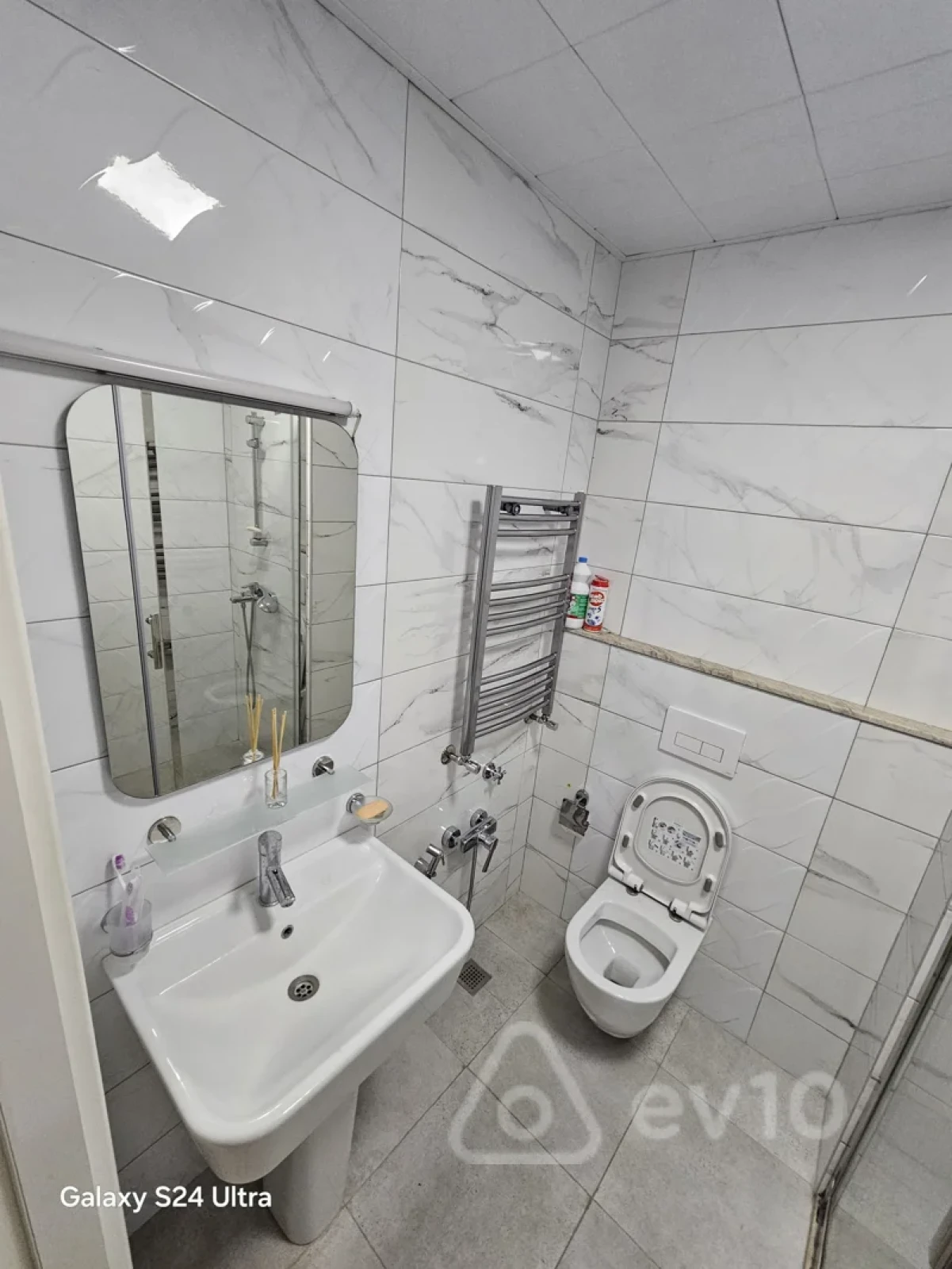 Kirayə verilir 2 otaqlı yeni tikili 80 m²