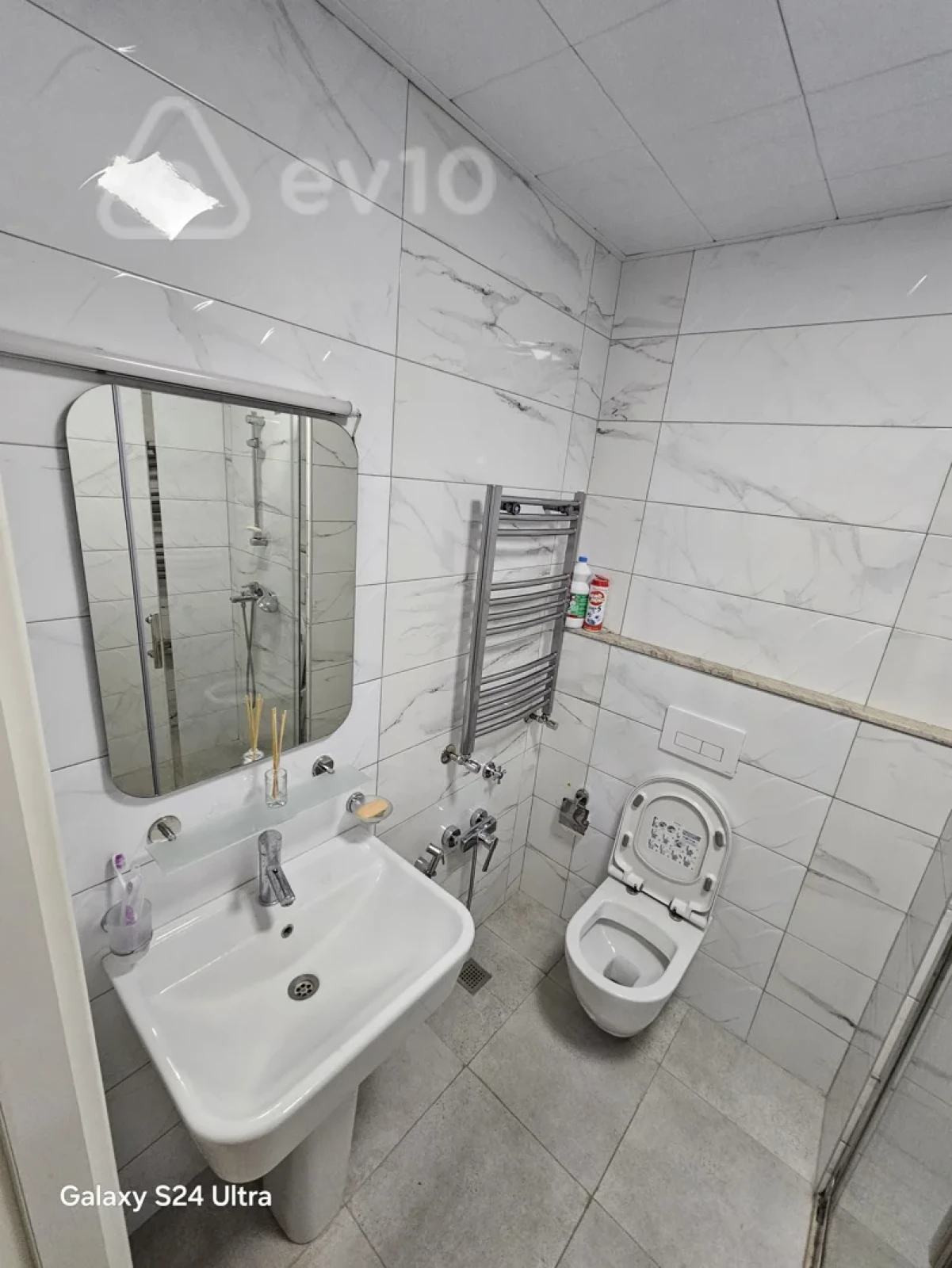 Kirayə verilir 2 otaqlı yeni tikili 80 m²