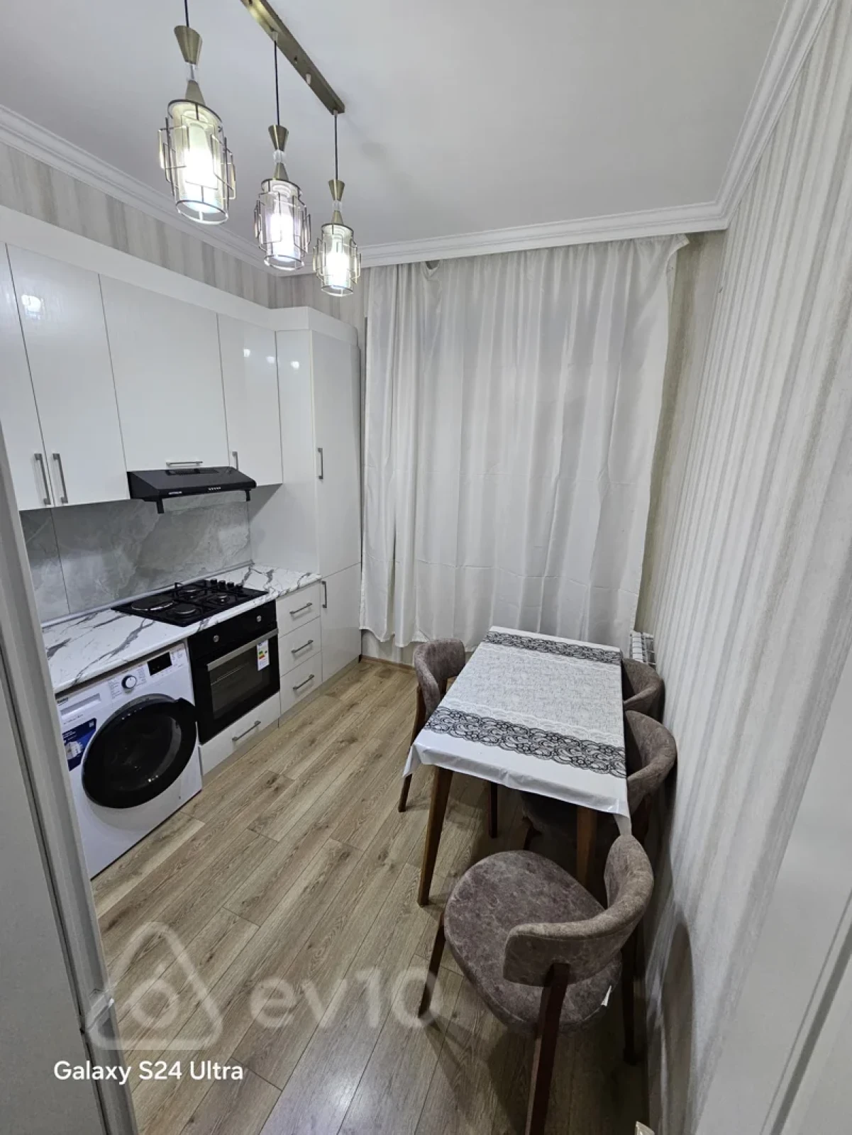 Kirayə verilir 2 otaqlı yeni tikili 80 m²