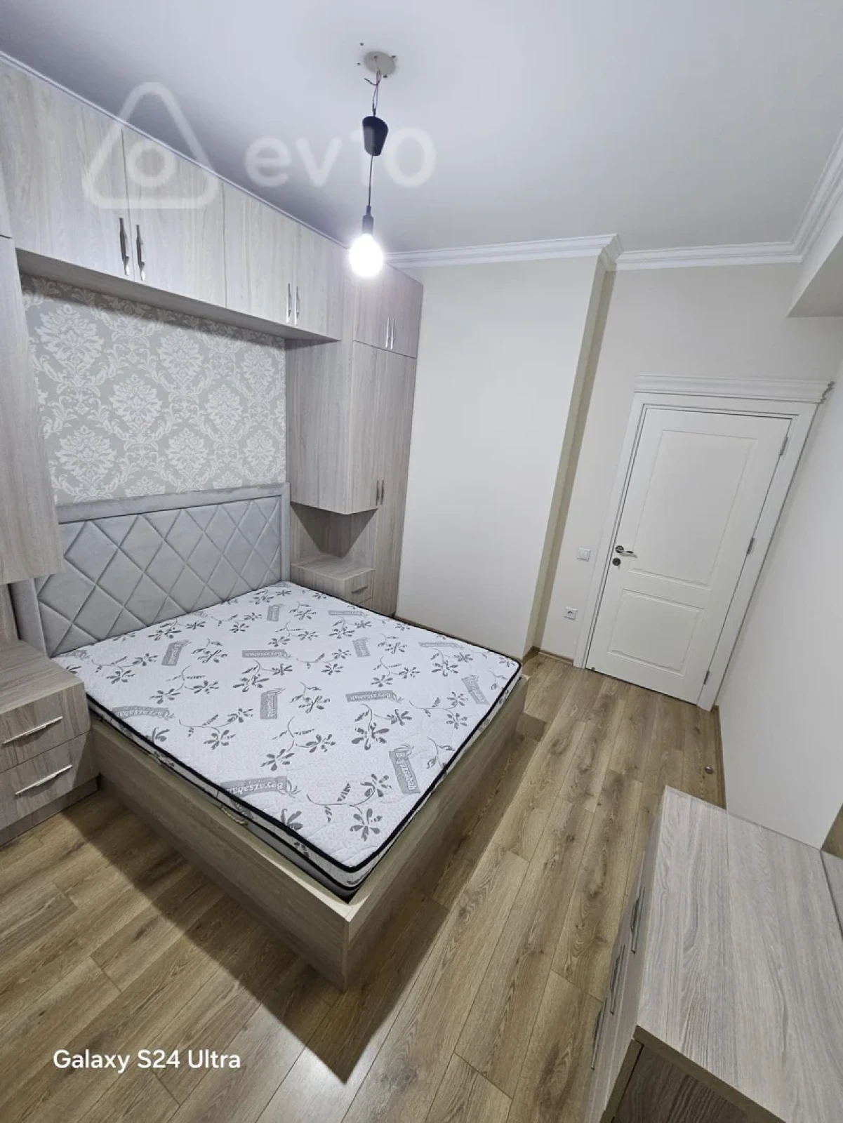 Kirayə verilir 2 otaqlı yeni tikili 80 m²