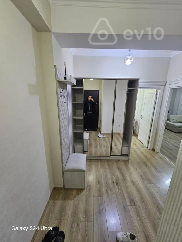 Kirayə verilir 2 otaqlı yeni tikili 80 m²