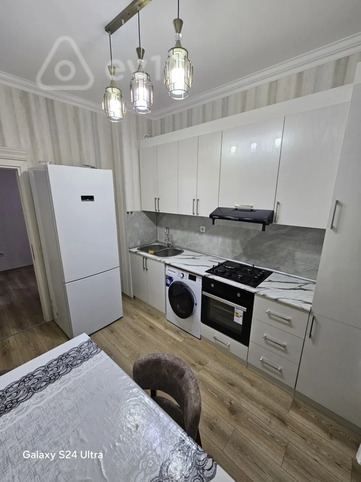 Kirayə verilir 2 otaqlı yeni tikili 80 m²