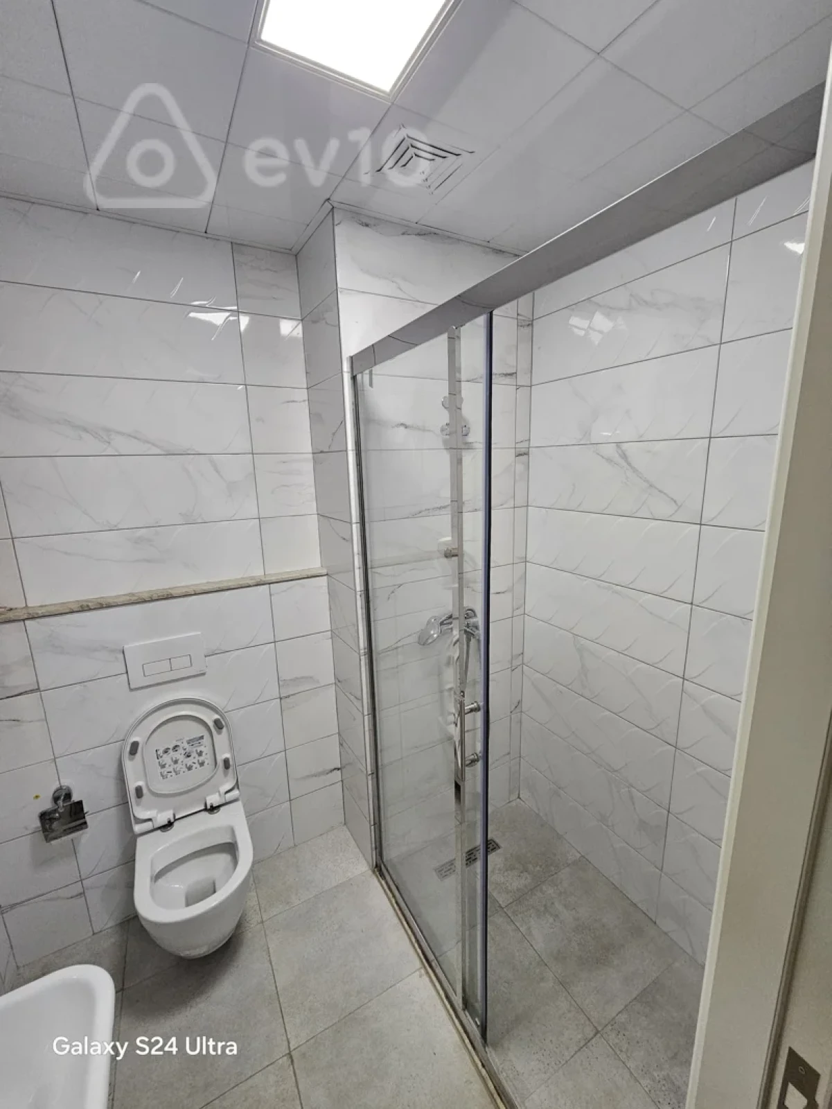 Kirayə verilir 2 otaqlı yeni tikili 80 m²