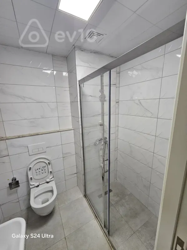Kirayə verilir 2 otaqlı yeni tikili 80 m²