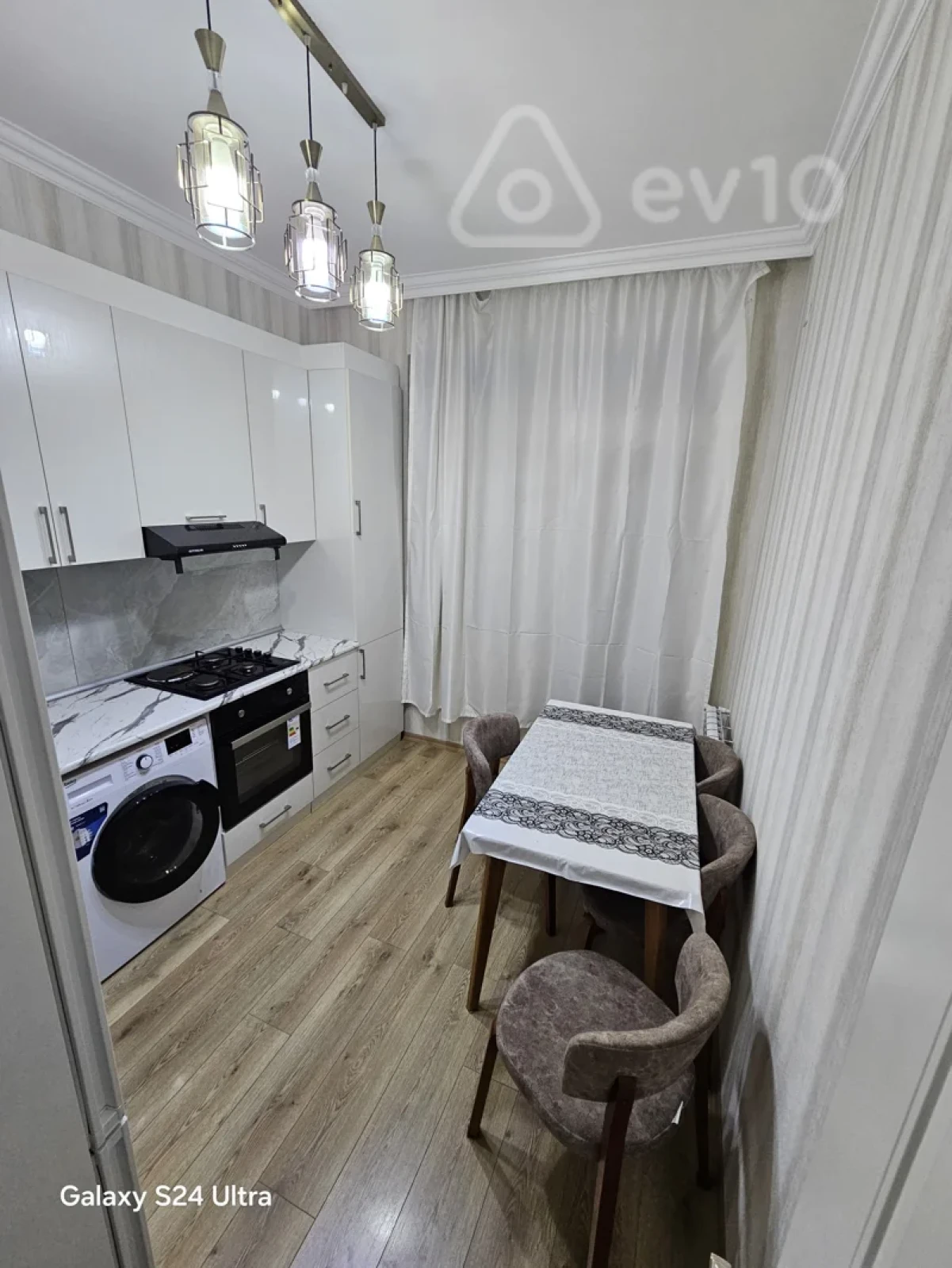 Kirayə verilir 2 otaqlı yeni tikili 80 m²
