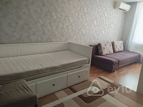 Kirayə verilir 3 otaqlı köhnə tikili 65 m²