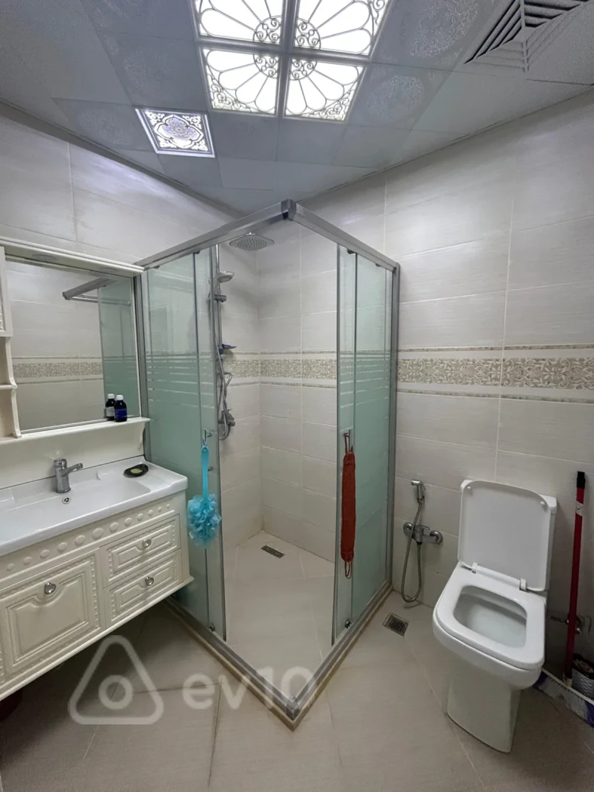 Kirayə verilir 3 otaqlı yeni tikili 70 m²