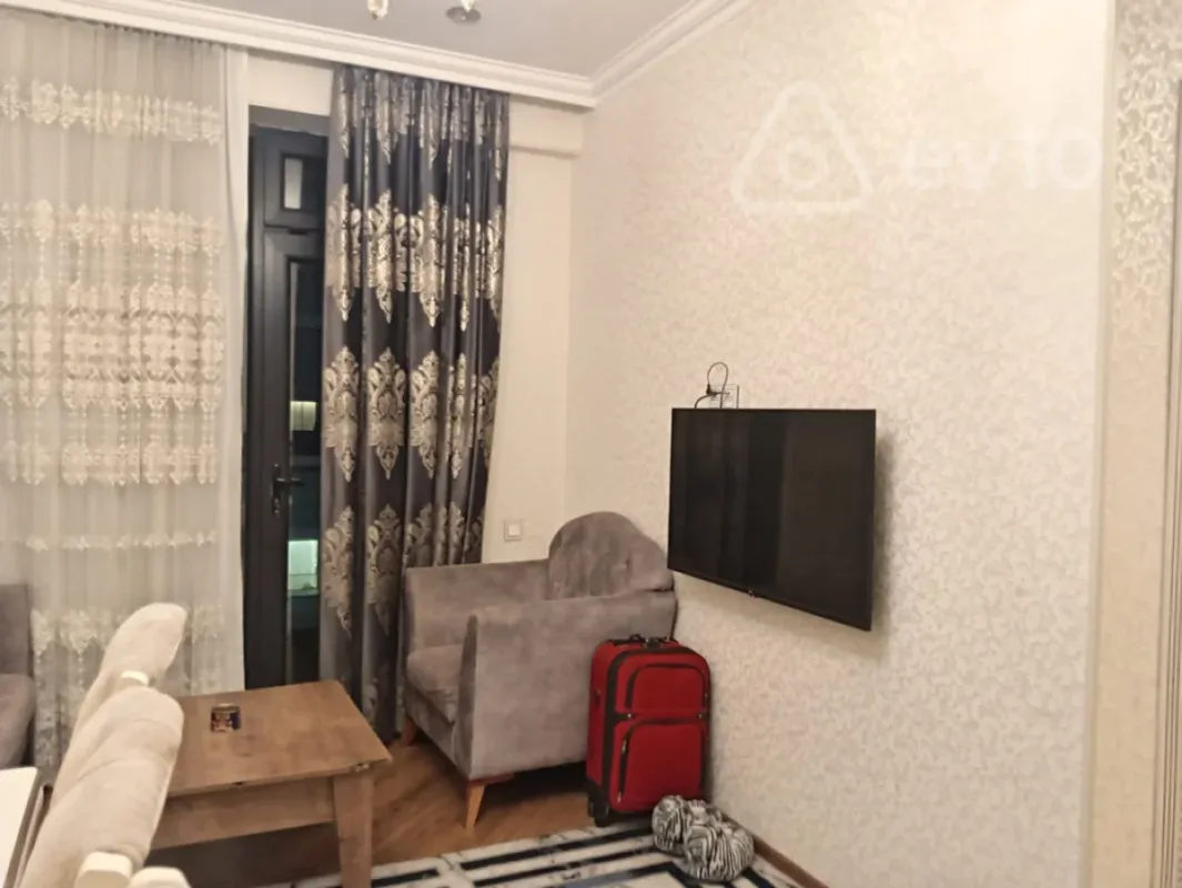 Kirayə verilir 3 otaqlı yeni tikili 70 m²