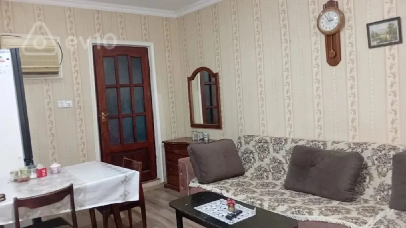Kirayə verilir 2 otaqlı köhnə tikili 60 m²