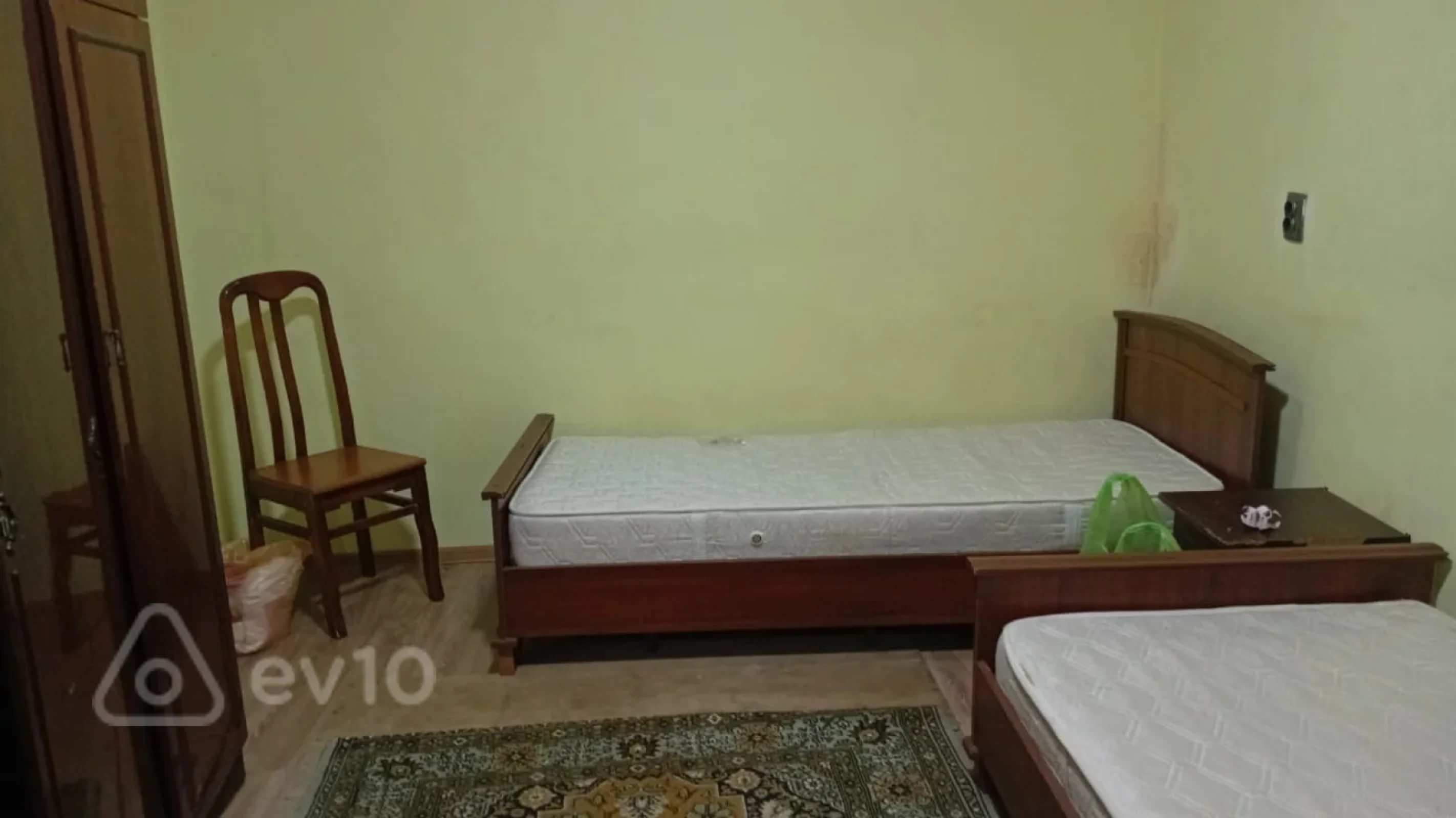 Kirayə verilir 2 otaqlı köhnə tikili 60 m²