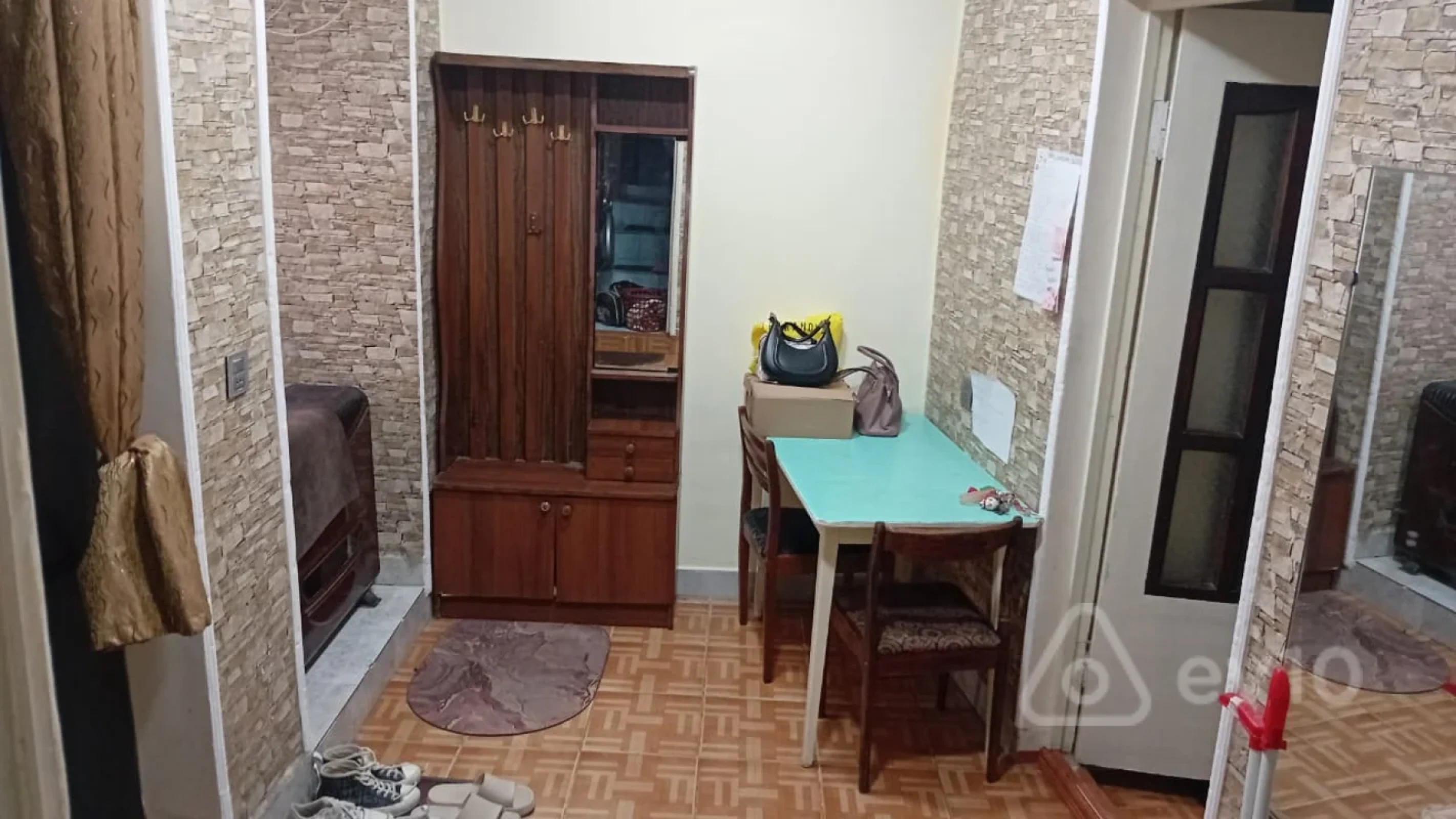 Kirayə verilir 2 otaqlı köhnə tikili 60 m²