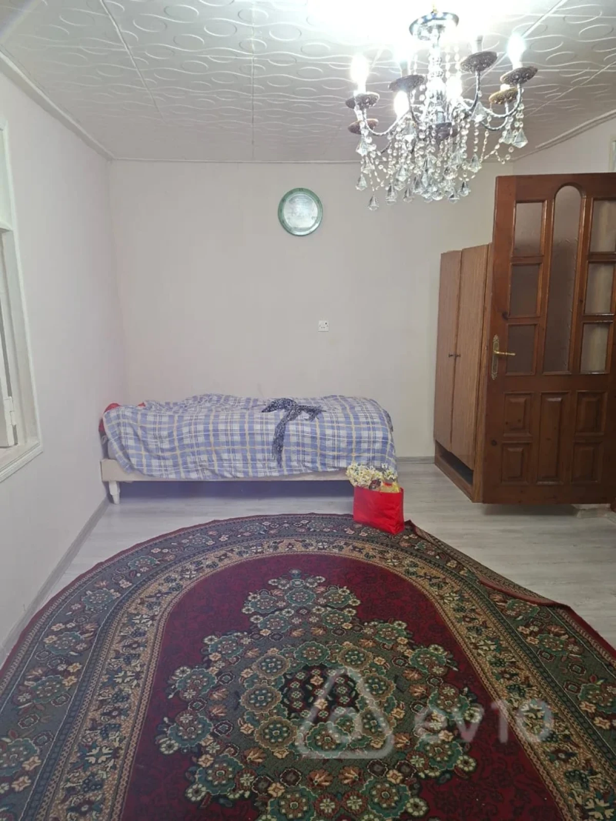 Kirayə verilir 2 otaqlı köhnə tikili 50 m²