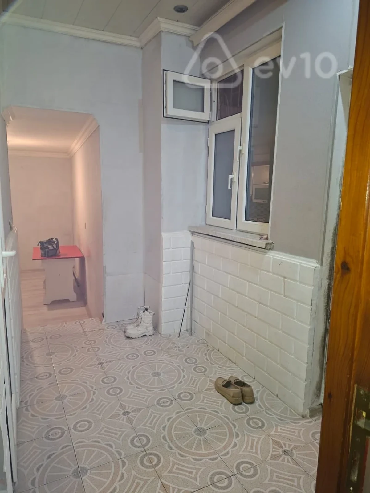 Kirayə verilir 2 otaqlı köhnə tikili 50 m²