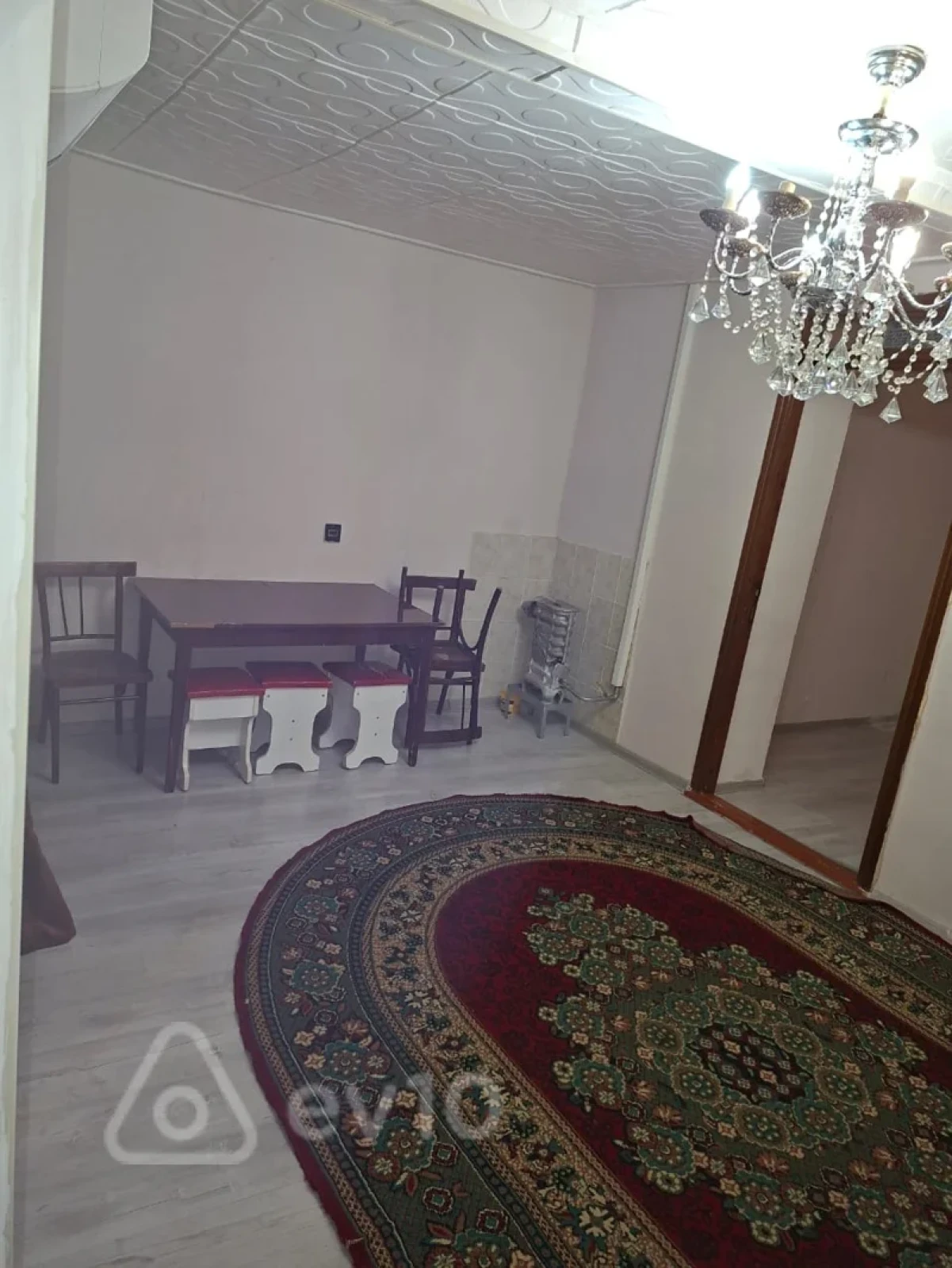 Kirayə verilir 2 otaqlı köhnə tikili 50 m²