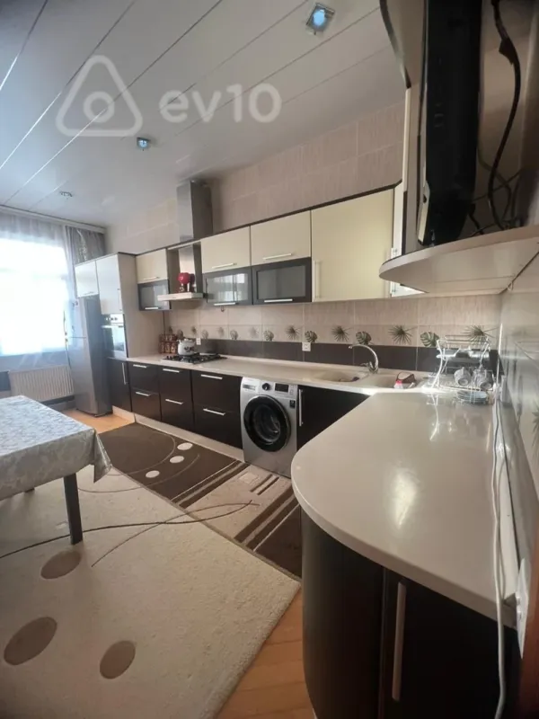 Kirayə verilir 3 otaqlı yeni tikili 140 m²
