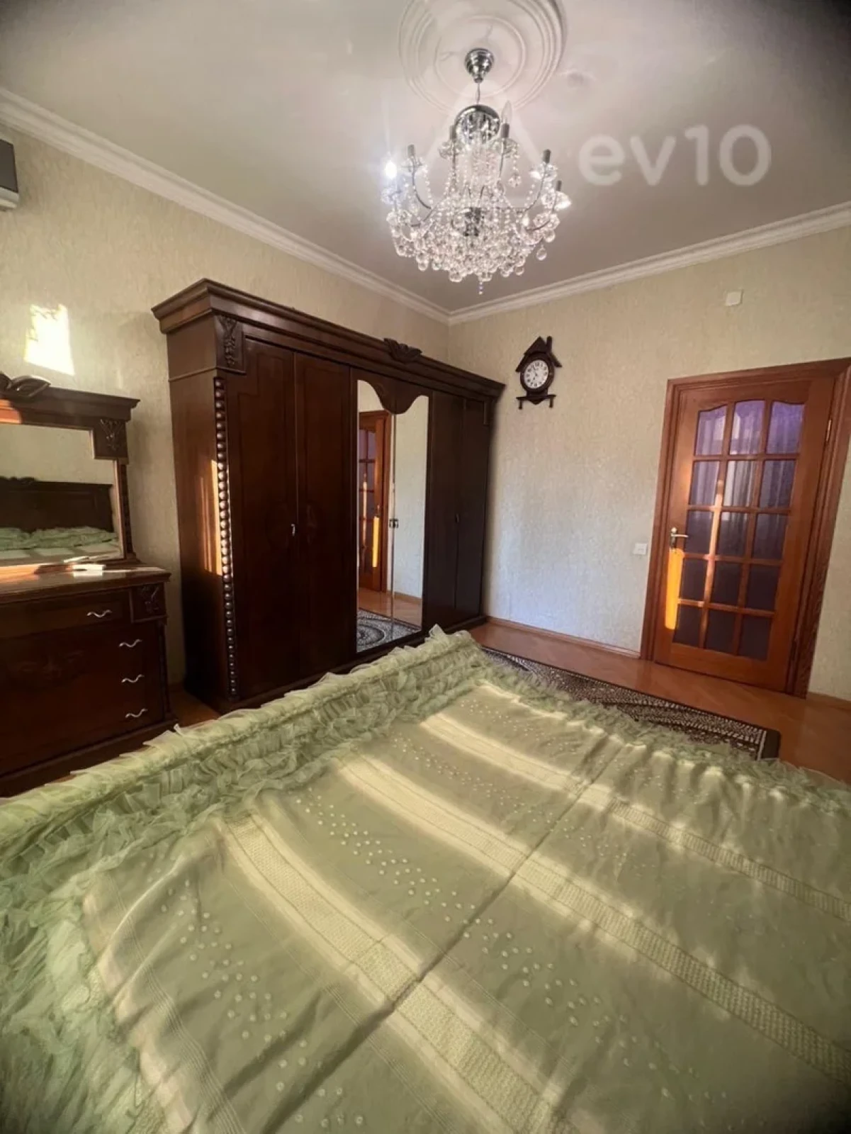 Kirayə verilir 3 otaqlı yeni tikili 140 m²