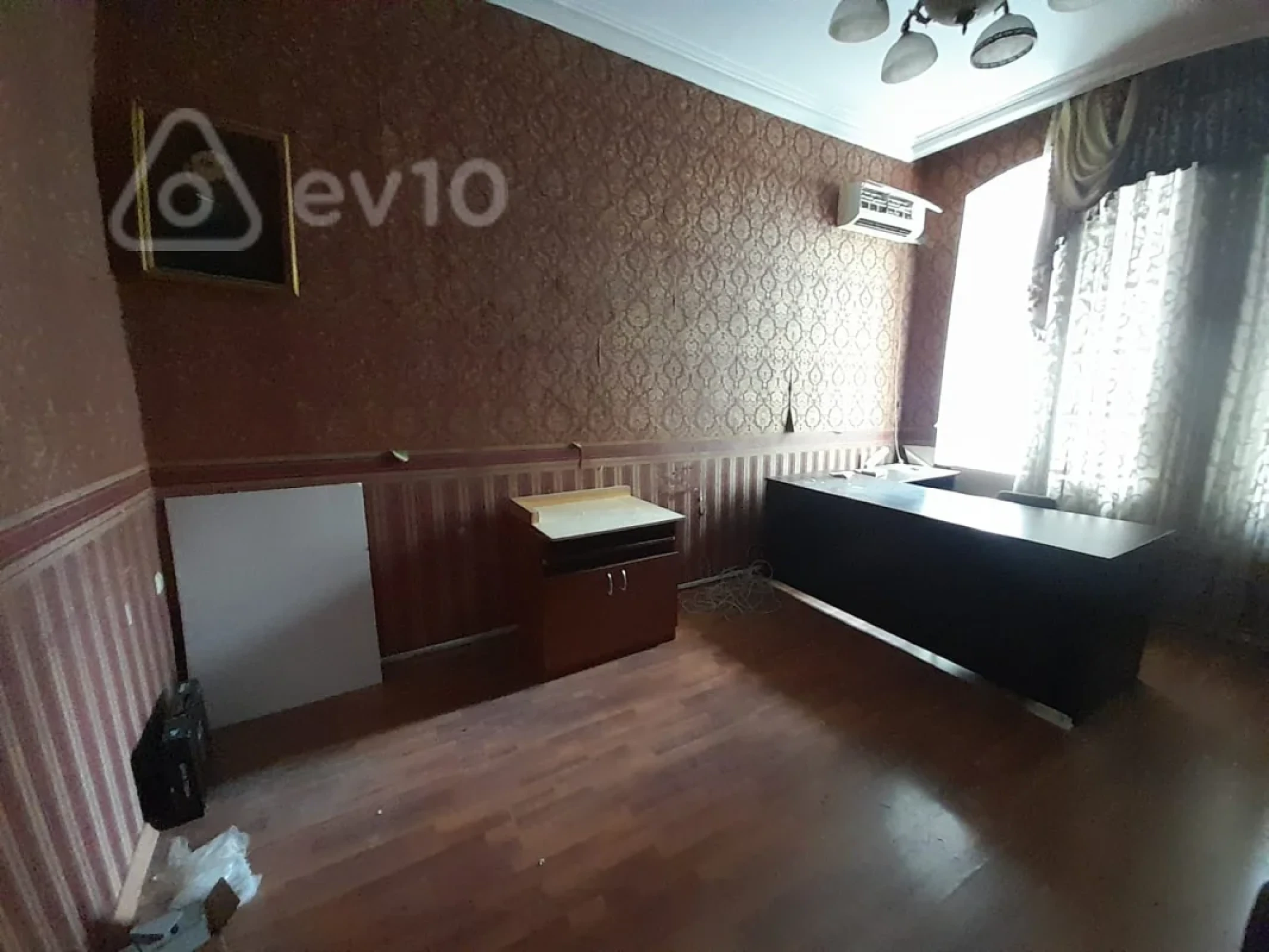 Kirayə verilir mənzil 200 m²