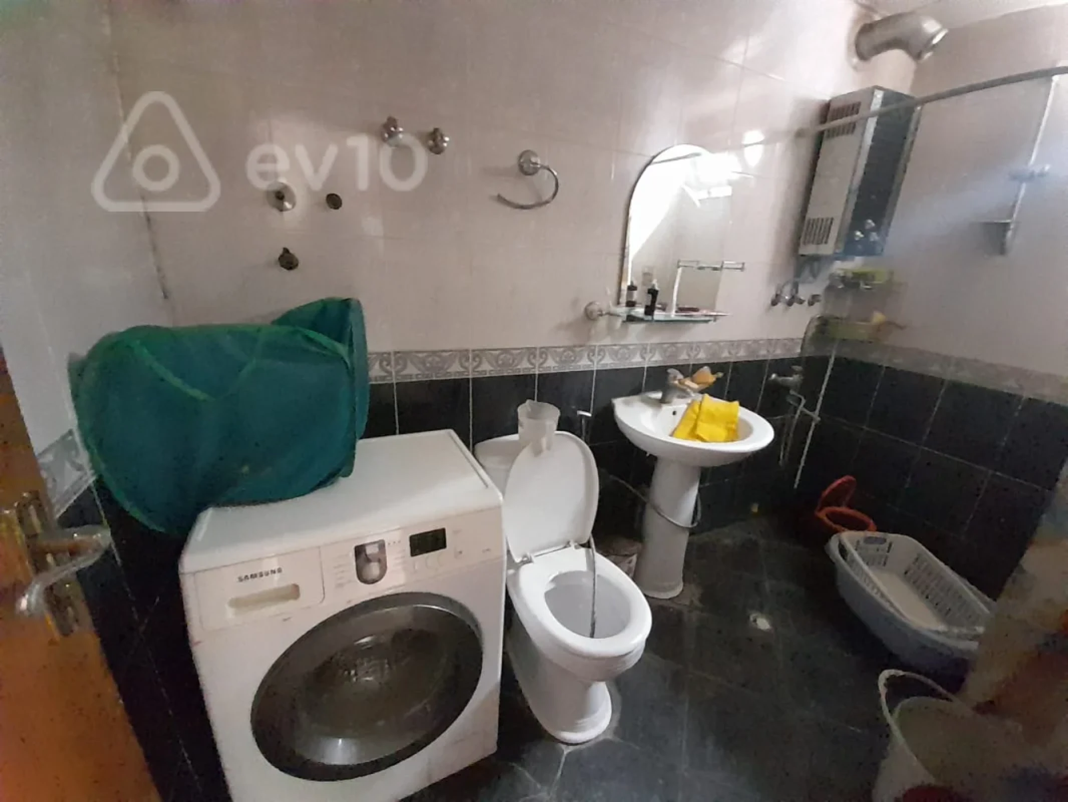 Kirayə verilir mənzil 200 m²