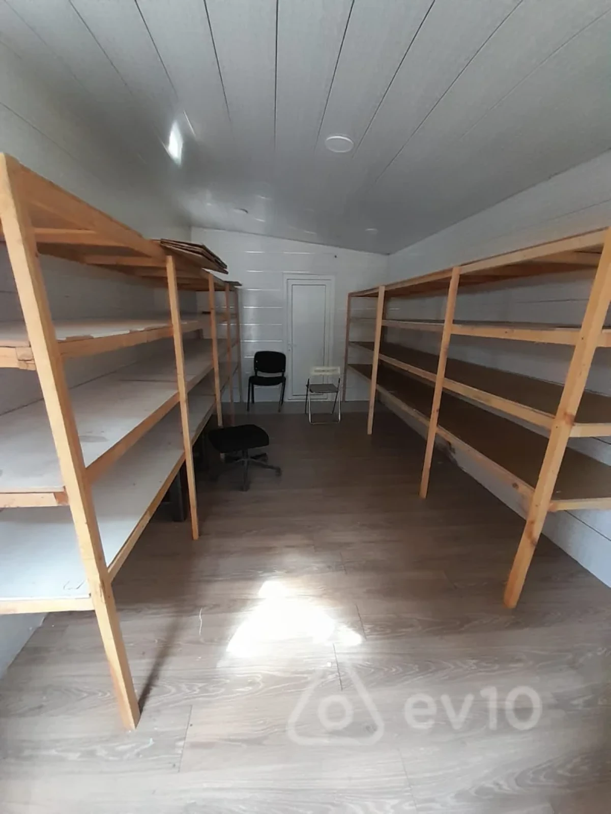 Kirayə verilir mənzil 200 m²