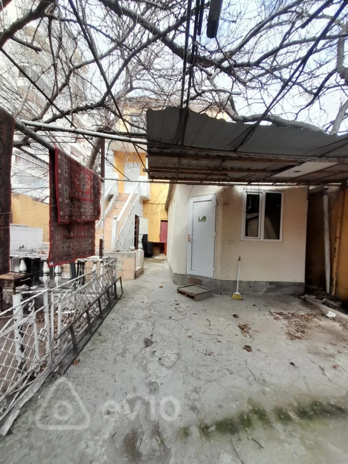 Kirayə verilir mənzil 200 m²