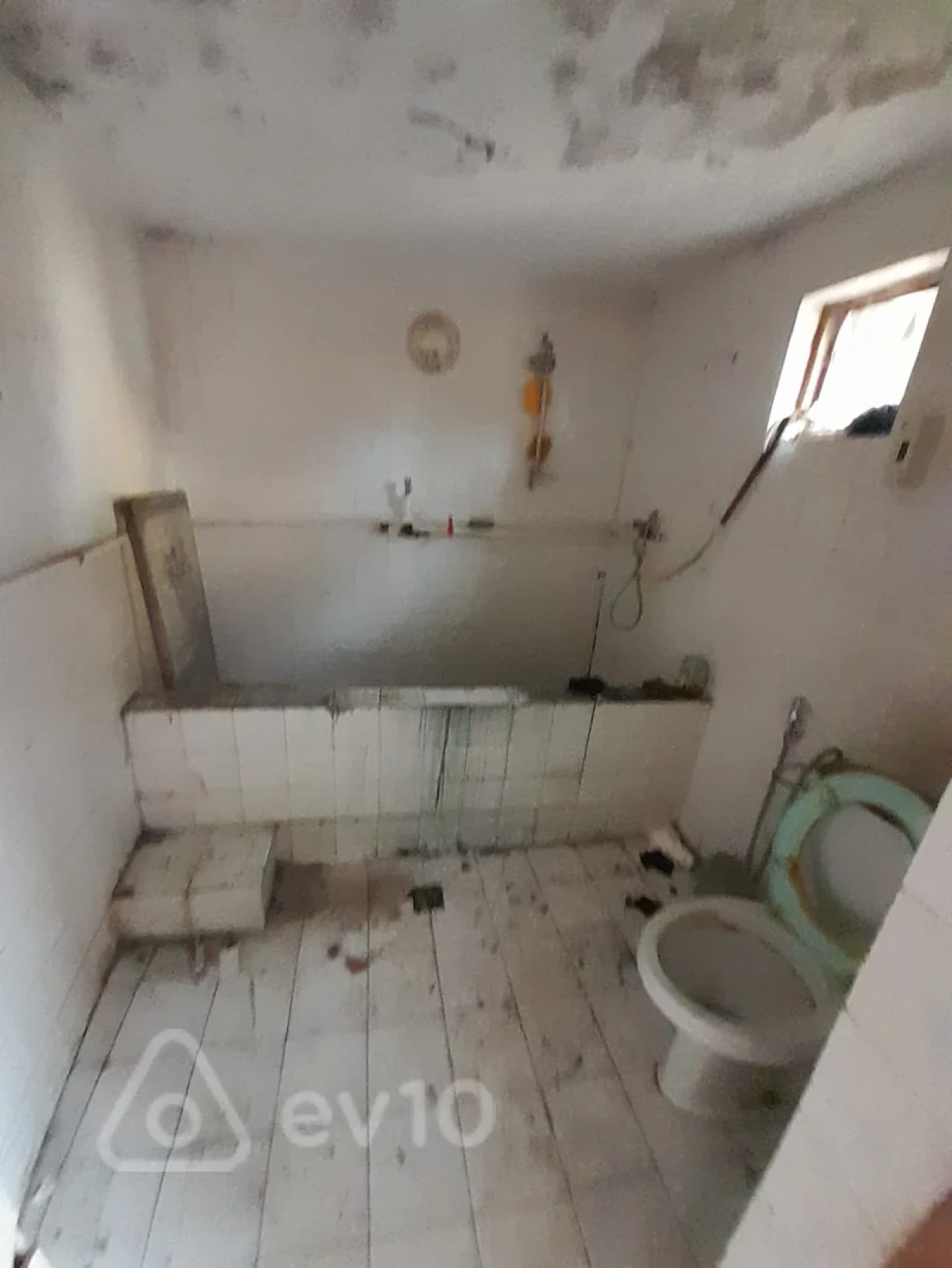 Kirayə verilir mənzil 200 m²