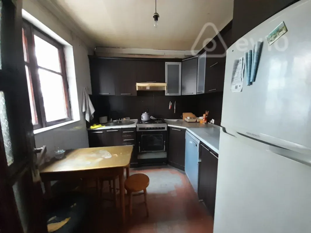 Kirayə verilir mənzil 200 m²