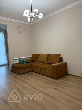 Kirayə verilir 2 otaqlı yeni tikili 65 m²
