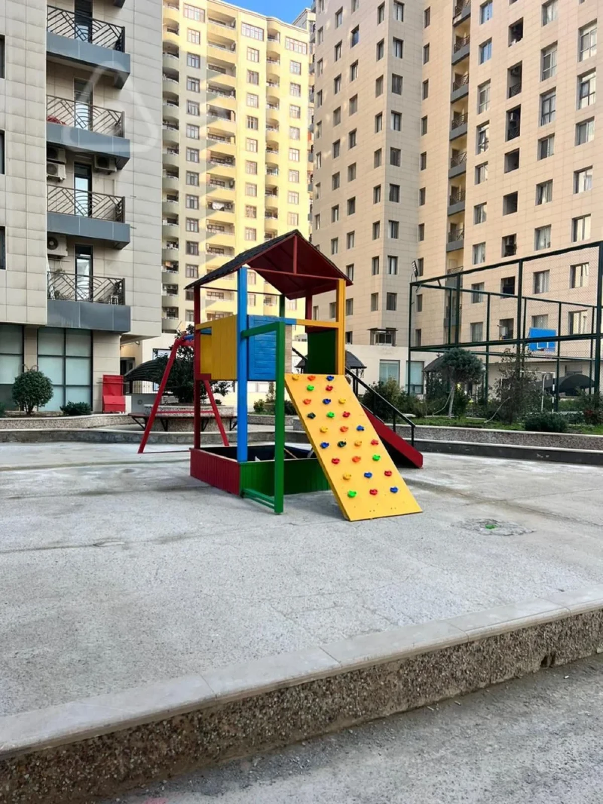 Kirayə verilir 2 otaqlı yeni tikili 65 m²