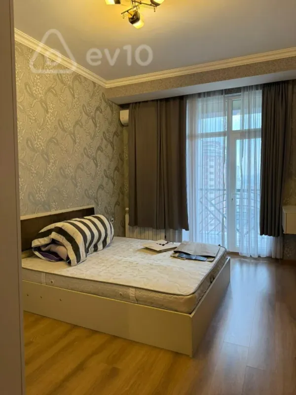 Kirayə verilir 2 otaqlı yeni tikili 65 m²