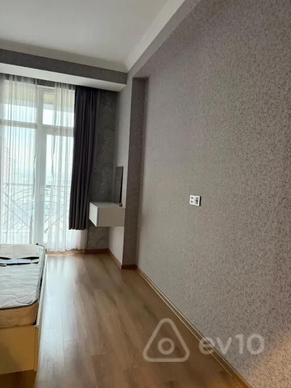 Kirayə verilir 2 otaqlı yeni tikili 65 m²