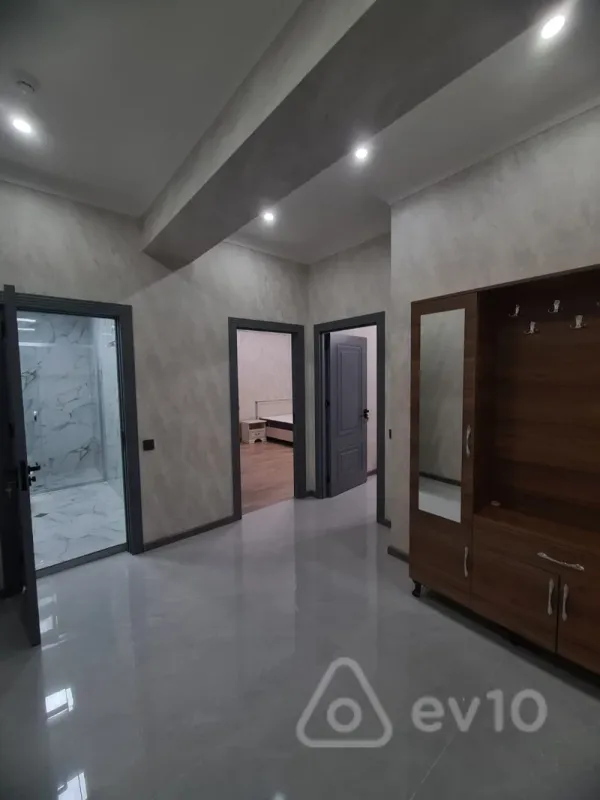 Kirayə verilir 2 otaqlı yeni tikili 70 m²