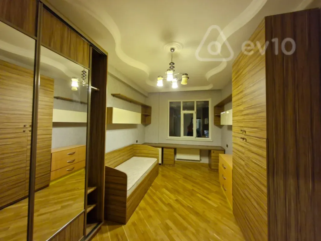 Kirayə verilir 3 otaqlı yeni tikili 100 m²