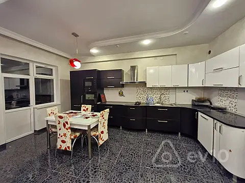 Kirayə verilir 3 otaqlı yeni tikili 100 m²