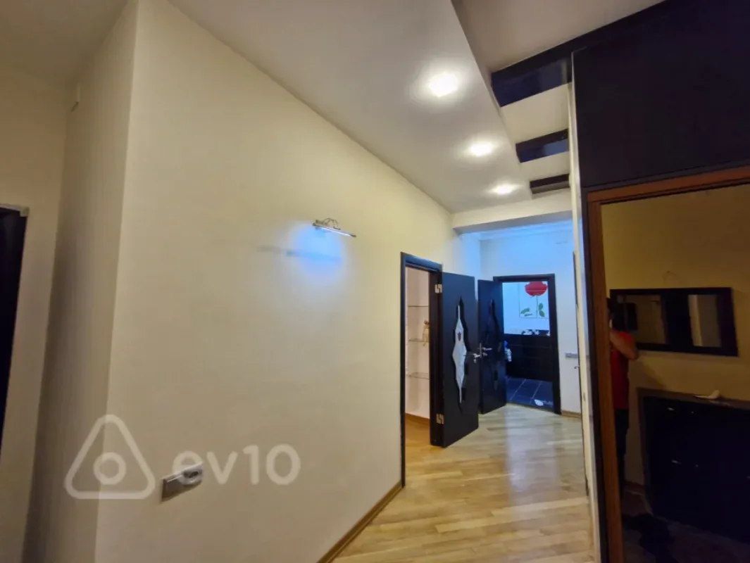 Kirayə verilir 3 otaqlı yeni tikili 100 m²