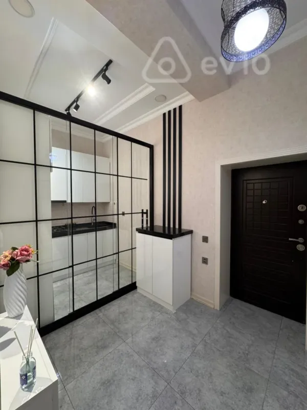 Kirayə verilir 2 otaqlı yeni tikili 75 m²