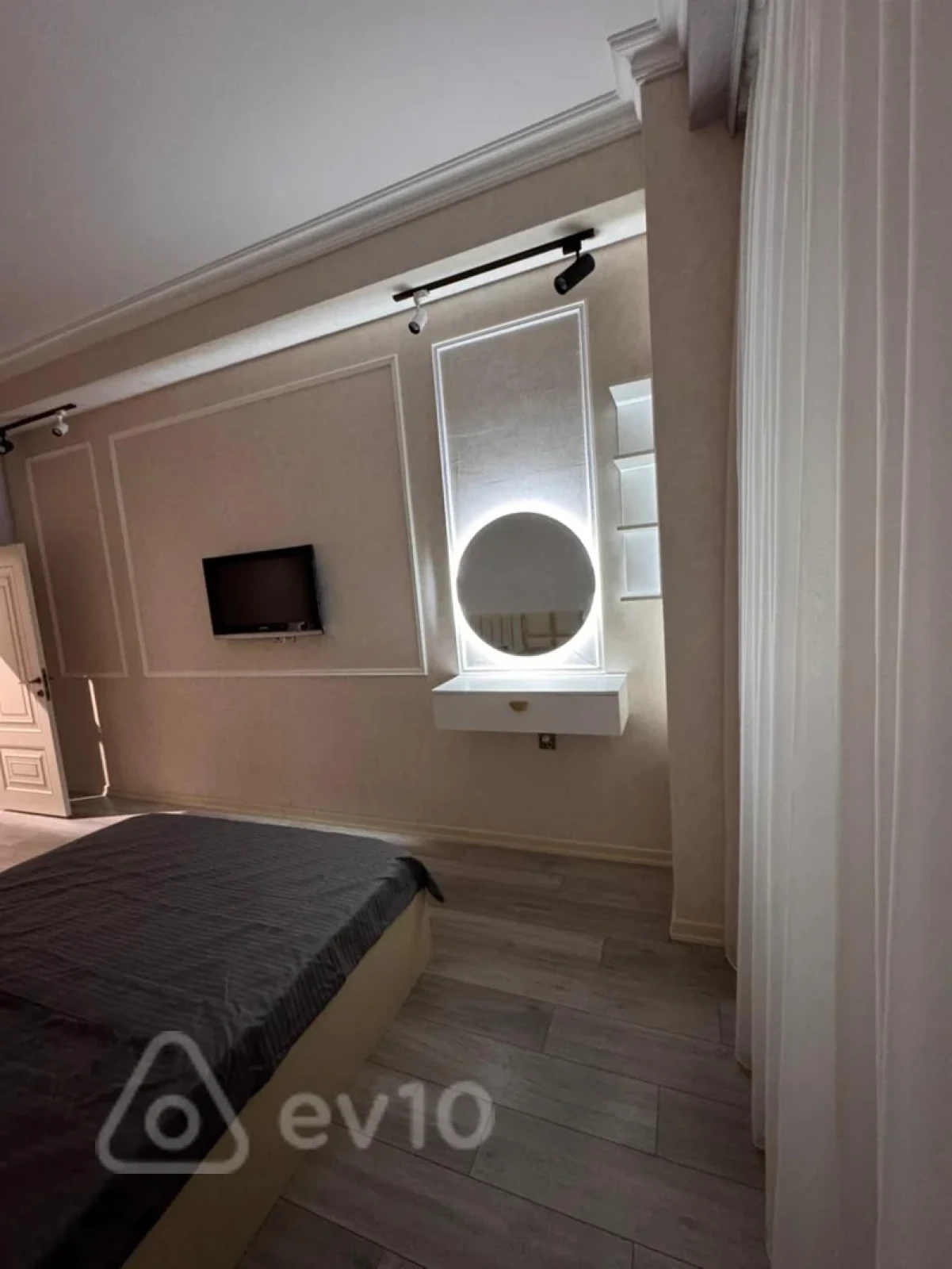 Kirayə verilir 2 otaqlı yeni tikili 75 m²