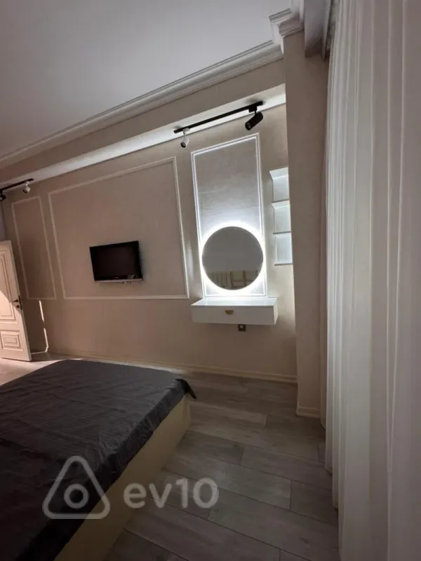 Kirayə verilir 2 otaqlı yeni tikili 75 m²