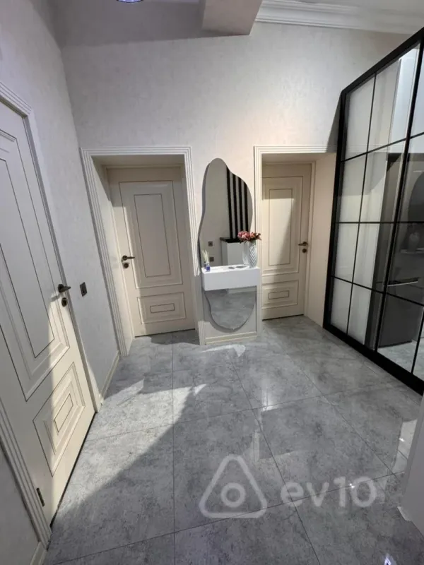 Kirayə verilir 2 otaqlı yeni tikili 75 m²